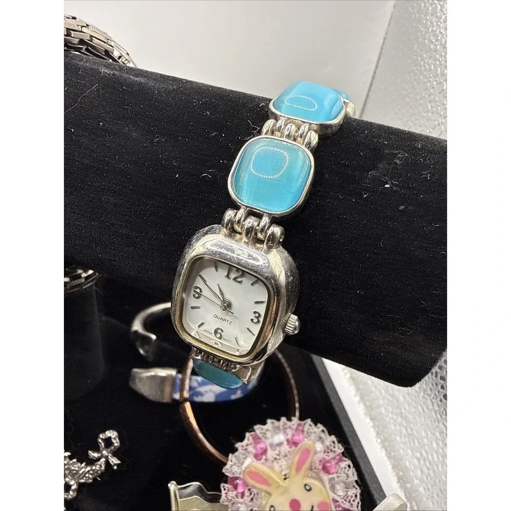 Vintage Lot of 15‎ Necklaces, Bracelets, Earrings And/or Brooches See Pics
